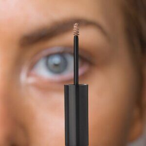 Dark Blonde Volumizing Brow Tint - Mary Kay
